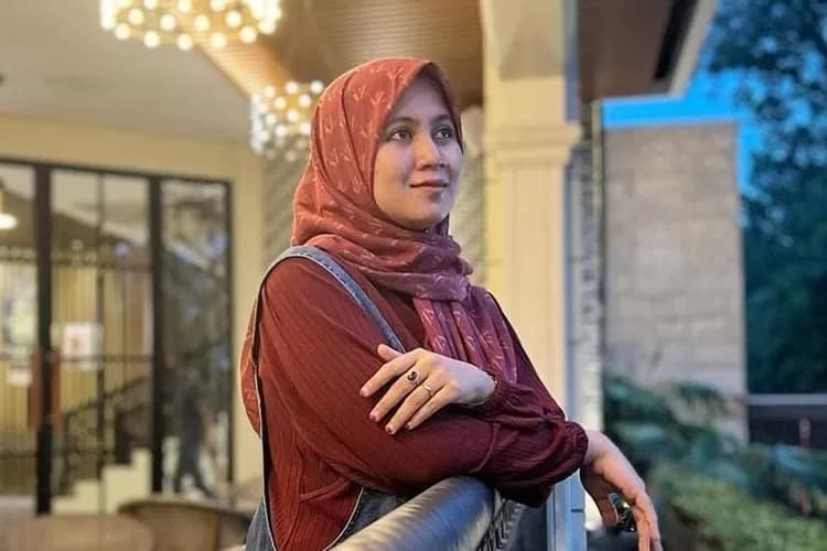 Ning Sheila Hasina Zamzami